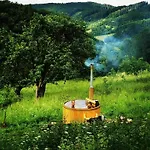 Off-grid Eco Farm Dolinka Alloggio per agriturismo Kozelnik