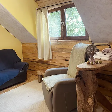 Pobyt na farme Dolinka Off-Grid Eco Farm *